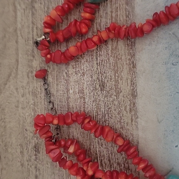 Coral 3 strand Beaded Necklace with Turquoise like Accents beads thruout - Picture 2 of 3